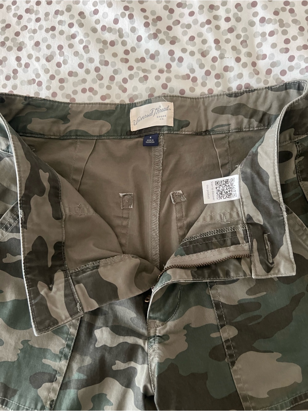 Universal Thread Olive & Khaki Camouflage Cargo Pants - Picture 3 of 6